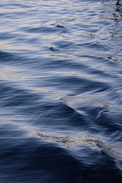 Watergolven Rivier — Stockfoto