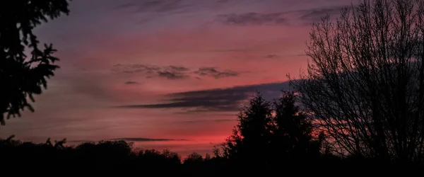 湖の上に美しい夕日 — ストック写真