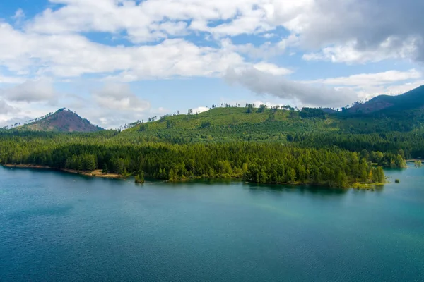 Красивий Краєвид Озера Горах — стокове фото