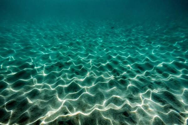 Piękna Woda Morska Falami Falami — Zdjęcie stockowe