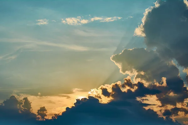 Gyönyörű Naplemente Felhőkkel — Stock Fotó