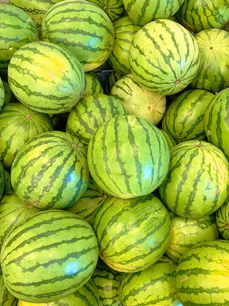 Färska Gröna Vattenmeloner Marknaden — Stockfoto