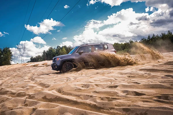 Auto Unterwegs Der Wüste — Stockfoto