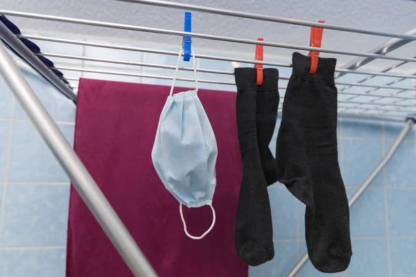Çamaşır Güvenlik Giysi Koruma Hijyen Hijyen Kurutma Çamaşır Havlu Eldiven — Stok fotoğraf