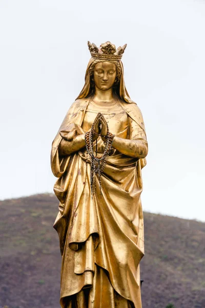 Statuia Unei Femei Din Parc — Fotografie, imagine de stoc