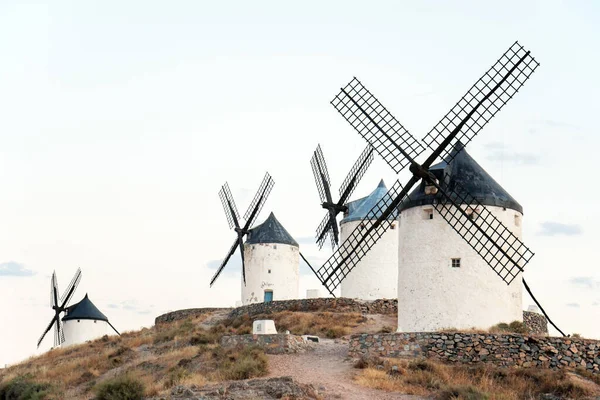 Hollanda Adası Köyünde Yel Değirmenleri — Stok fotoğraf