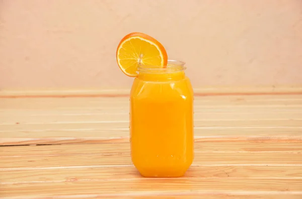 Orangensaft Glas Auf Holztisch — Stockfoto