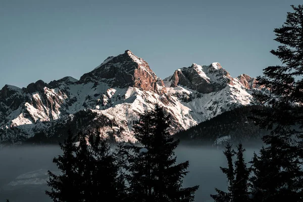 Όμορφη Θέα Των Βουνών — Φωτογραφία Αρχείου