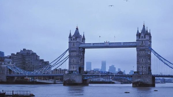 Londyn Circa Wrzesień 2019 Wieża Słynnego Mostu Rano — Zdjęcie stockowe