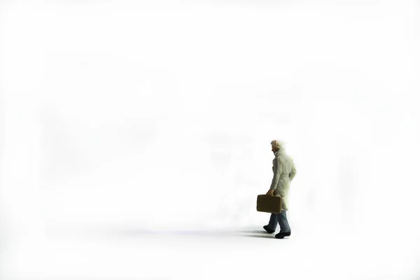 Miniaturní Lidé Kráčející Silnici — Stock fotografie
