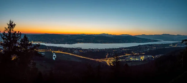 Vacker Solnedgång Över Sjön — Stockfoto