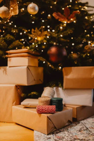 Рождественская Елка Подарками Подарками — стоковое фото