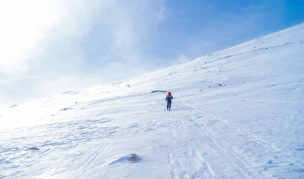 Declive Esqui Nas Montanhas — Fotografia de Stock