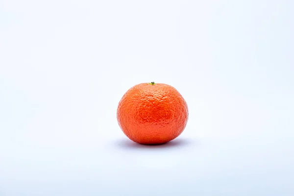 Segar Buah Oranye Matang Latar Belakang Putih — Stok Foto