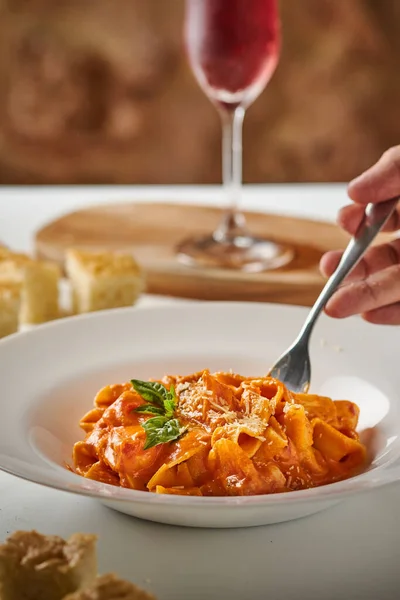 Espaguetis Con Salsa Tomate Queso Parmesano —  Fotos de Stock