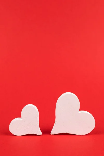 День Святого Валентина Фон Сердцами Красном Деревянном Столе — стоковое фото