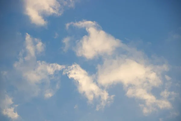 Blå Himmel Med Vita Moln — Stockfoto