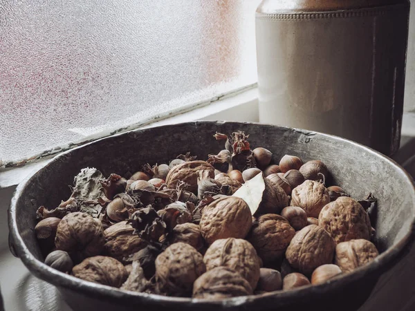 Primo Piano Una Boccia Con Noci — Foto Stock