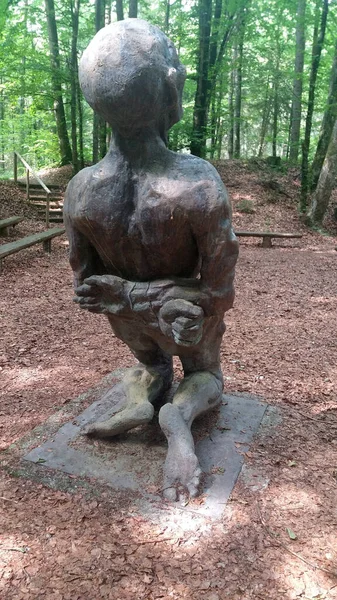 Skulptur Ung Kvinna Parken — Stockfoto