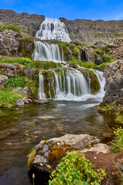 Hermosa Vista Cascada Lago Primavera — Foto de Stock