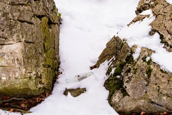 Ένα Κοντινό Πλάνο Ενός Όμορφου Λευκού Χιονιού Βράχο — Φωτογραφία Αρχείου