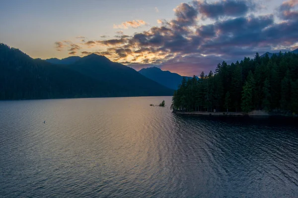 Bela Paisagem Lago Nas Montanhas — Fotografia de Stock