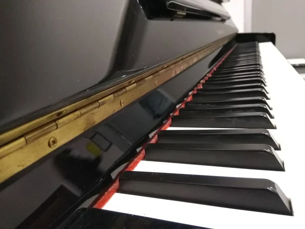 피아노 건반을 가까이 — 스톡 사진
