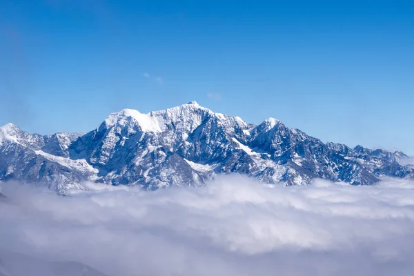 Prachtig Berglandschap Met Sneeuw Bergen — Stockfoto