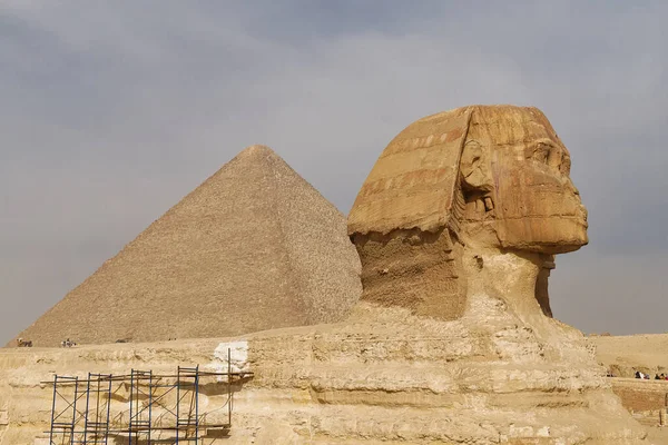 Πυραμίδες Της Γκίζας Στην Έρημο — Φωτογραφία Αρχείου