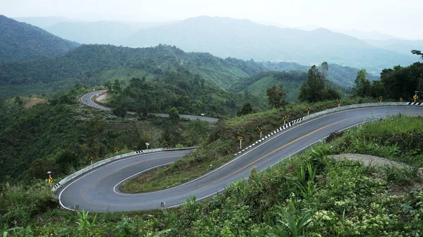 山中的路 — 图库照片