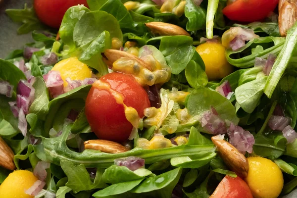 Insalata Fresca Con Frutta Verdura — Foto Stock