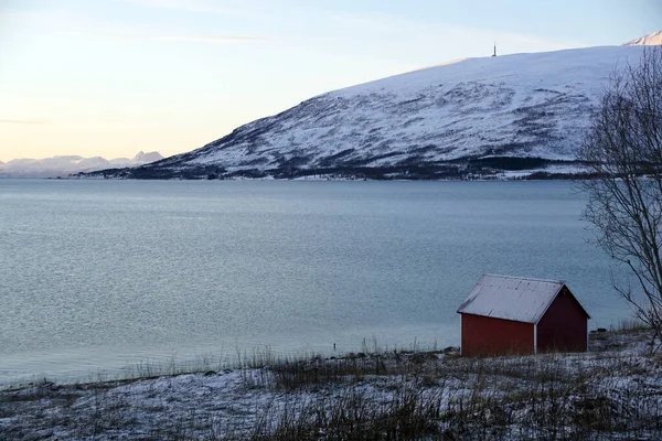 Όμορφο Τοπίο Χιόνι Καλύπτονται Λίμνη Στο Norway — Φωτογραφία Αρχείου