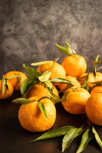 Fresh Tangerines Leaves Black Background — Stock Photo, Image