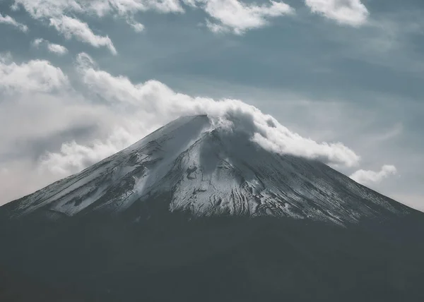 Όμορφο Ορεινό Τοπίο Σύννεφα — Φωτογραφία Αρχείου