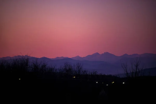 Vacker Solnedgång Över Bergen — Stockfoto