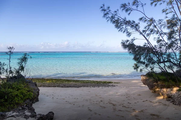 Vacker Strand Med Blå Himmel — Stockfoto