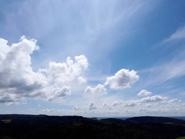 Bela Paisagem Com Uma Montanha — Fotografia de Stock