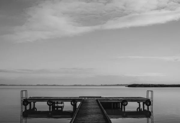 Bela Paisagem Com Lago Fundo — Fotografia de Stock