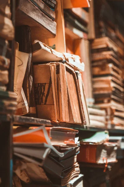 Libros Viejos Biblioteca —  Fotos de Stock