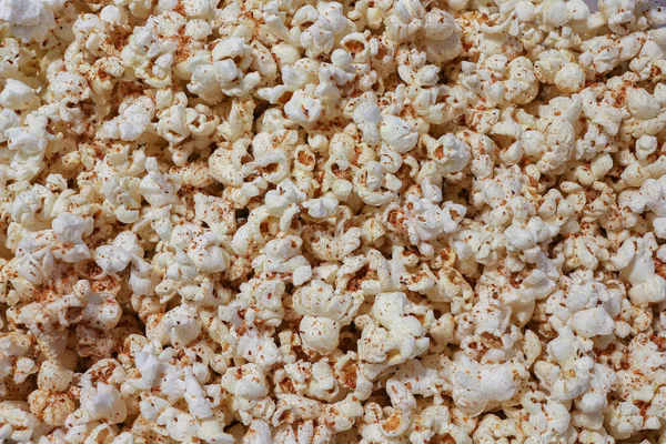 Popcorn Einer Schüssel Auf Weißem Hintergrund — Stockfoto