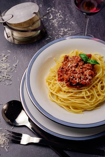 Espaguetis Con Salsa Tomate Queso Parmesano —  Fotos de Stock