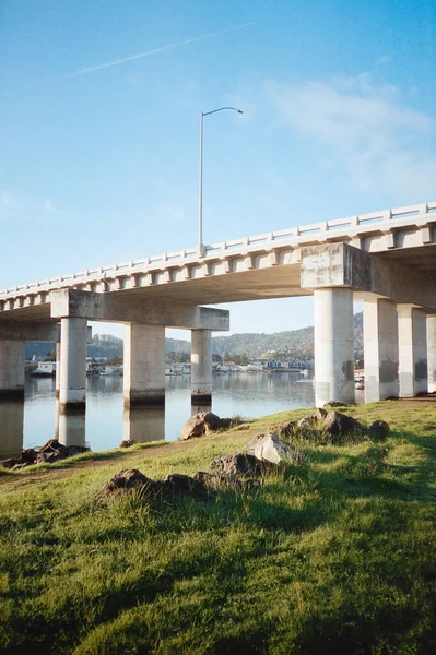 Blick Auf Die Brücke Der Stadt Des Bundesstaates Der Stärksten — Stockfoto