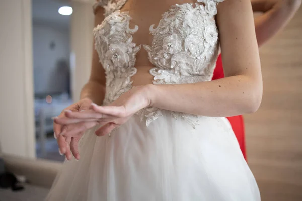 Noiva Com Vestido Noiva Fundo Janela — Fotografia de Stock