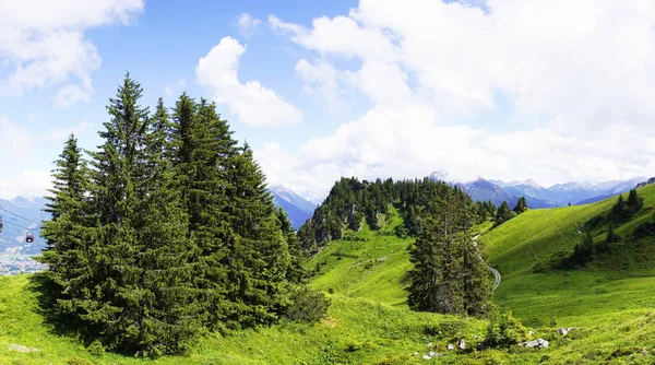 Krásná Krajina Horami Modrá Obloha — Stock fotografie