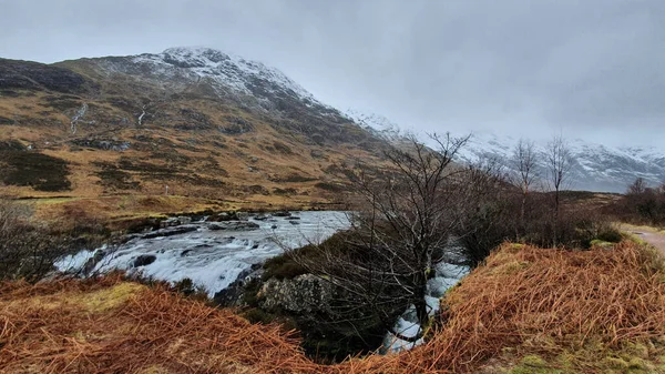 Wunderschöne Landschaft Mit Einem Fluss Den Bergen — Stockfoto