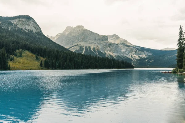 Krásné Jezero Horách — Stock fotografie