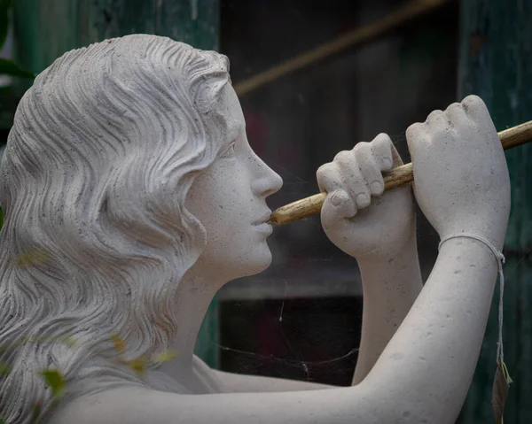 Escultura Uma Mulher Bonita Parque — Fotografia de Stock