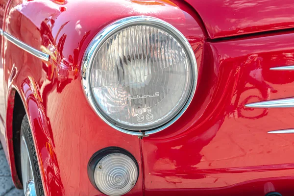 Klassisk Röd Vintage Bil — Stockfoto