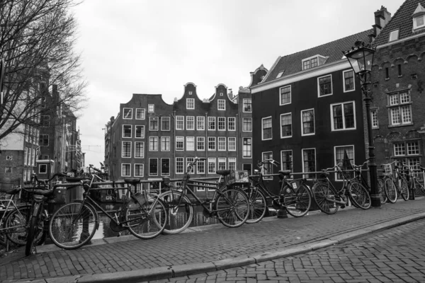 Amsterdam Netherlands August 2017 Pohled Městské Ulice Kanály Starém Městě — Stock fotografie