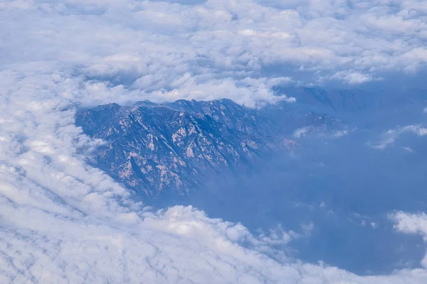 Воздушный Вид Горы Утром — стоковое фото